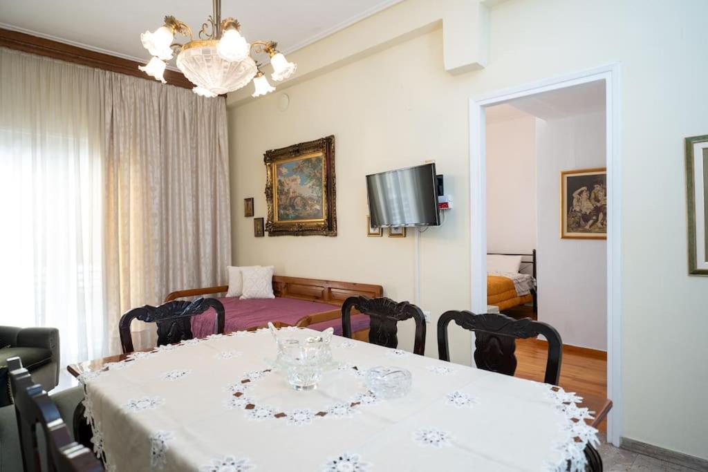 Theoni Central Apartment กาลัมปากา ภายนอก รูปภาพ